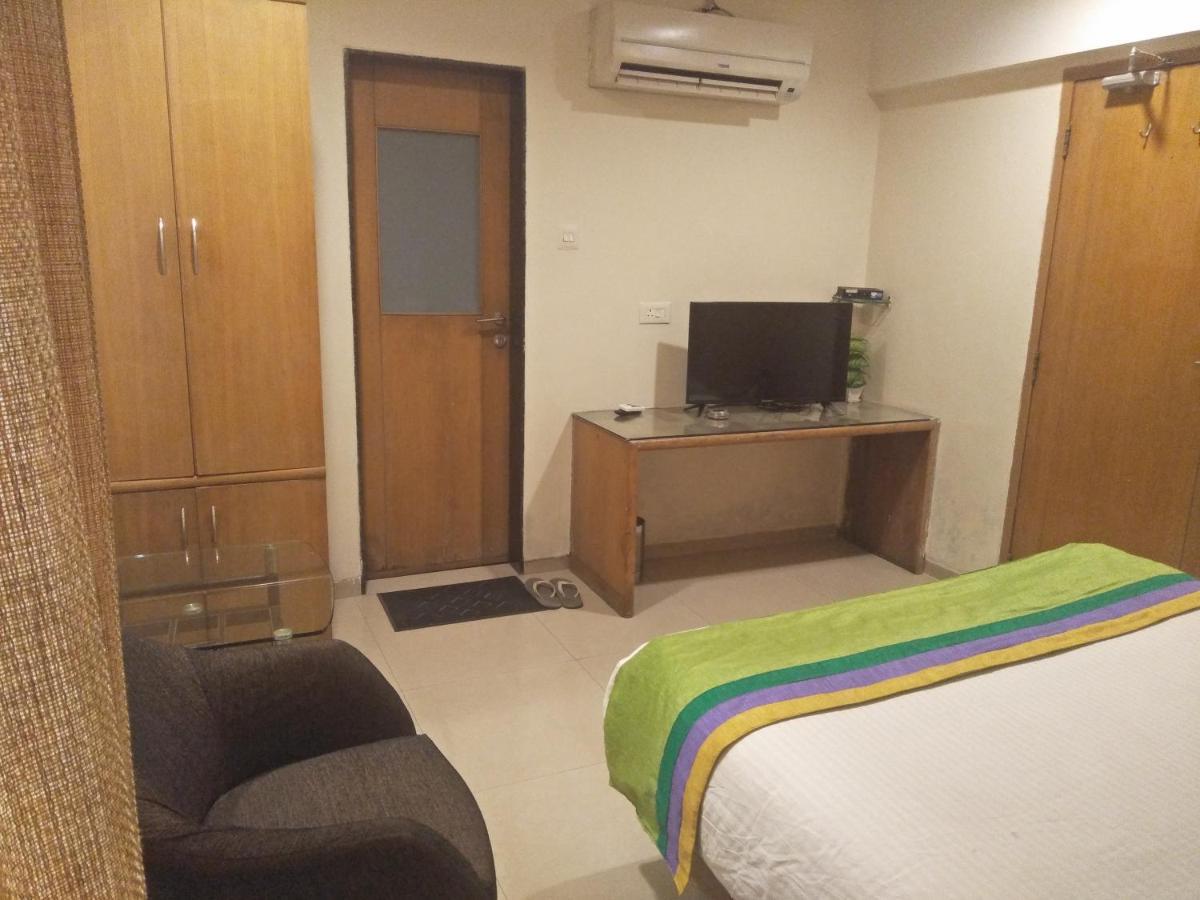 Treebo Trend Hotel Basera Pune Bagian luar foto