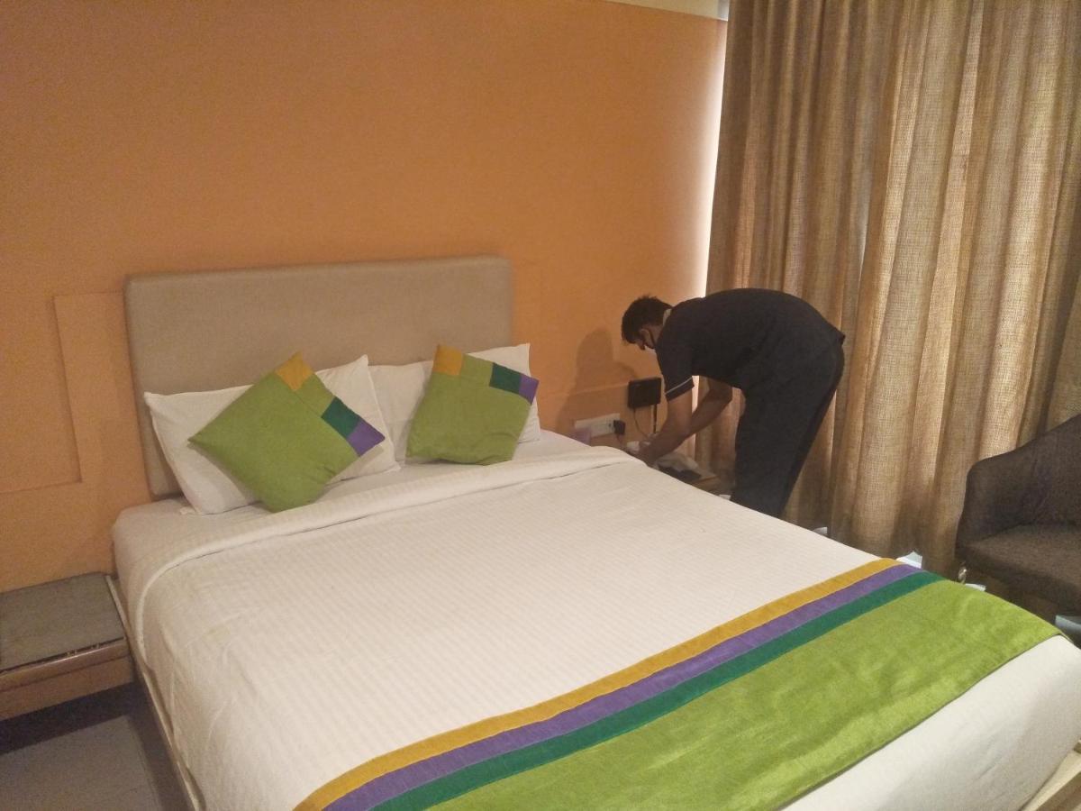 Treebo Trend Hotel Basera Pune Bagian luar foto