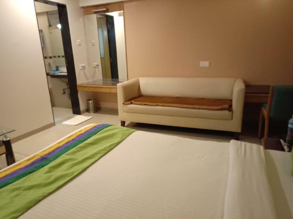 Treebo Trend Hotel Basera Pune Bagian luar foto