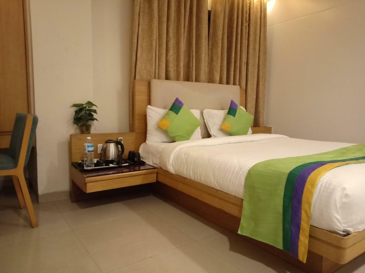 Treebo Trend Hotel Basera Pune Bagian luar foto